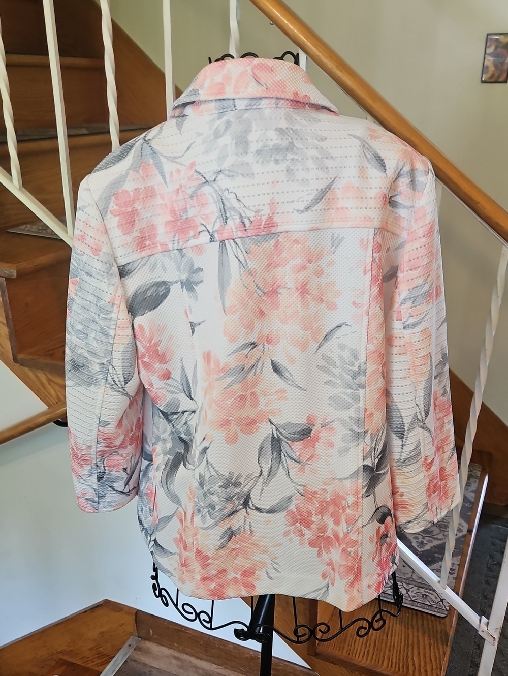 👚Alfred Dunner Coral & Gray Floral Lightweight Jacket - Picture 8 of 9